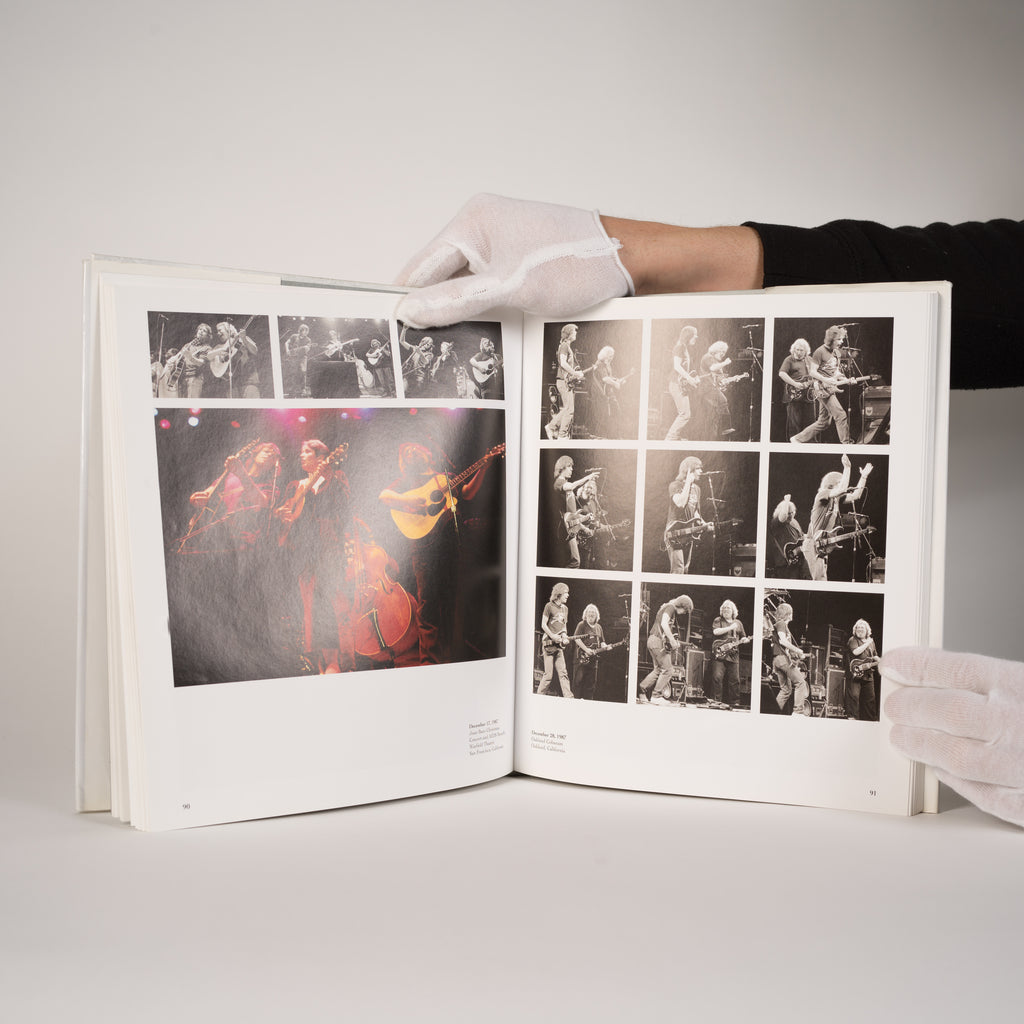 Between the Dark and Light: The Grateful Dead Photography of Jay Blakesberg  Blakesberg, Jay