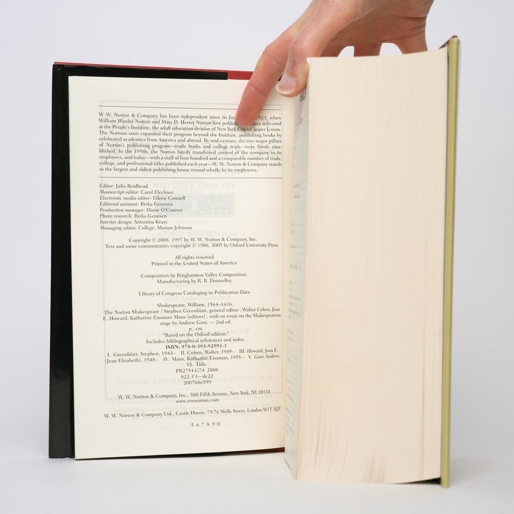 The Norton Shakespeare: Based on the Oxford Edition (Second Edition w/ Slipcase) - Shakespeare, William; Greenblatt, Stephen (editor); Cohen, Walter (editor); Howard, Jean E. (editor); Maus, Katharine Eisaman (editor)