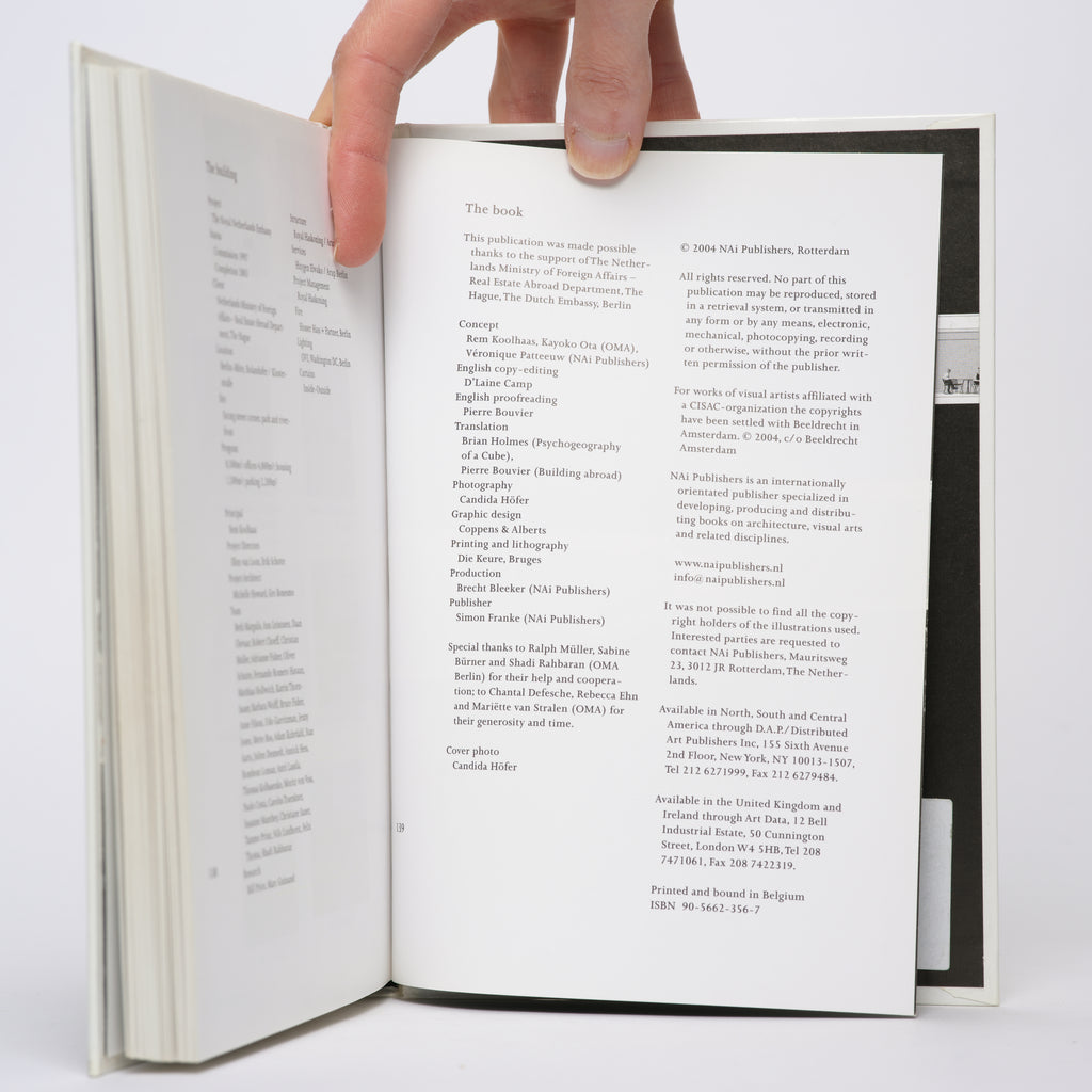 The Dutch Embassy in Berlin By Oma / Rem Koolhaas - Chaslin, François (text); Höfer, Candida (photography)