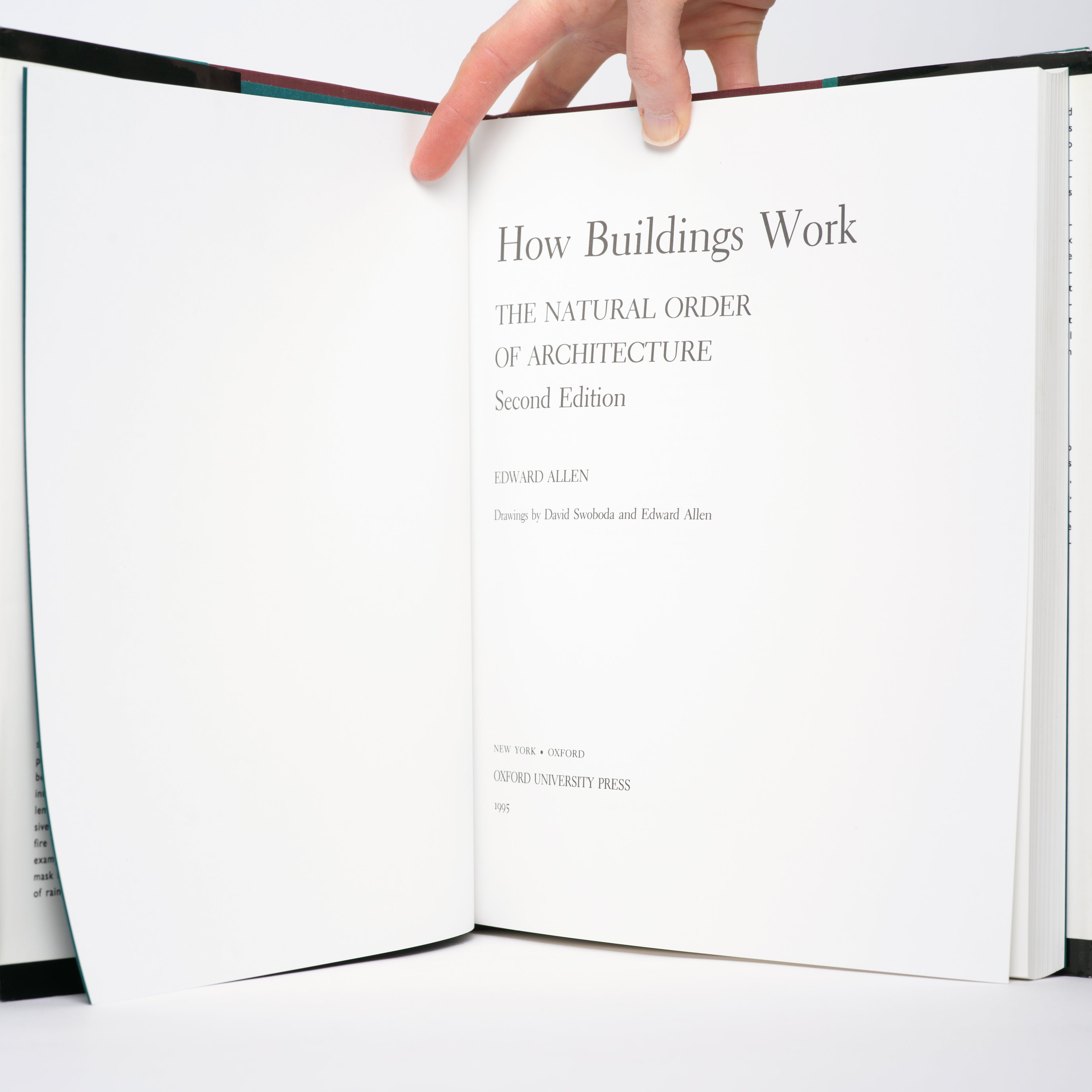 How Buildings Work: The Natural Order of Architecture (Second Edition) - Allen, Edward