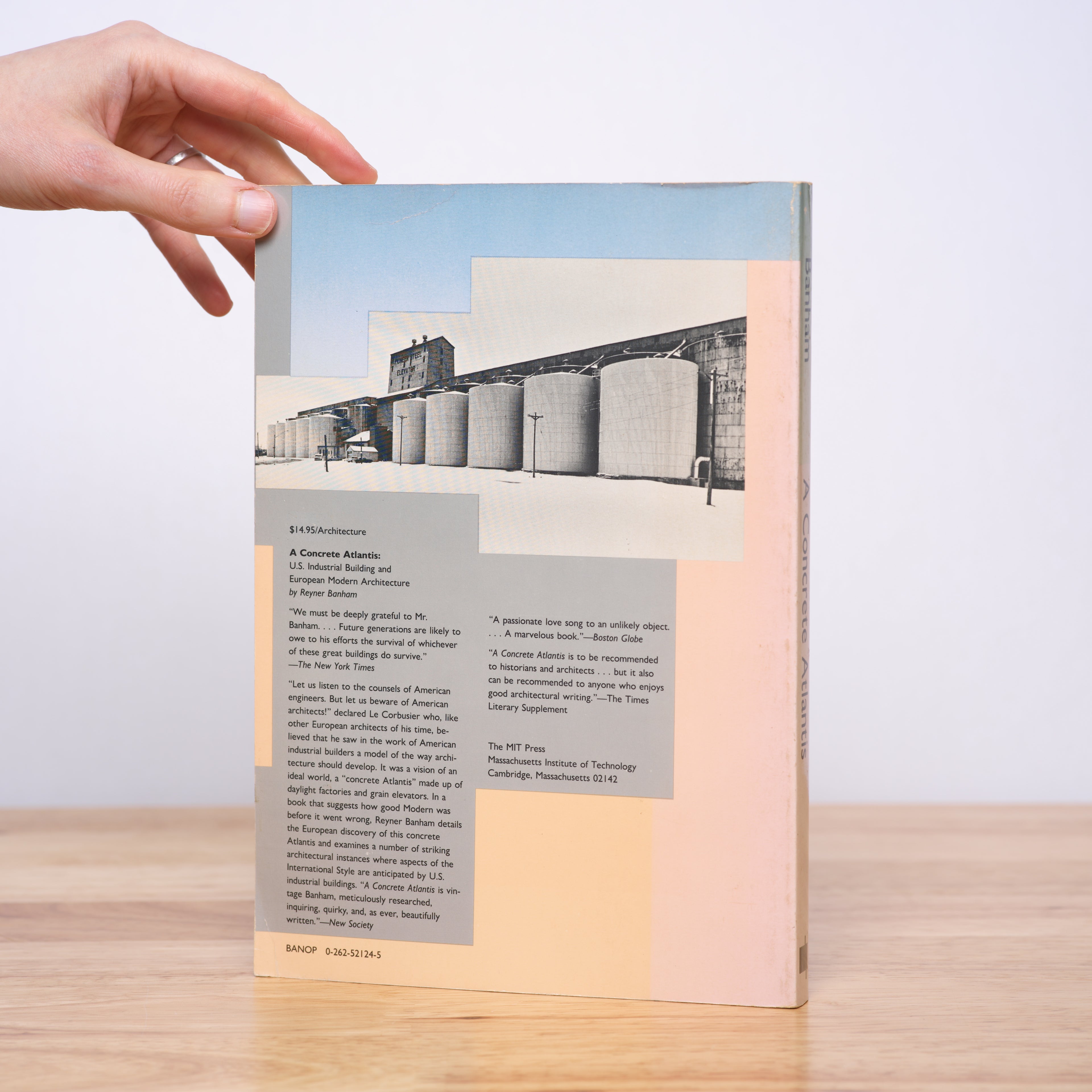 A Concrete Atlantis: U.S. Industrial Building and European Modern Architecture - Banham, Reyner