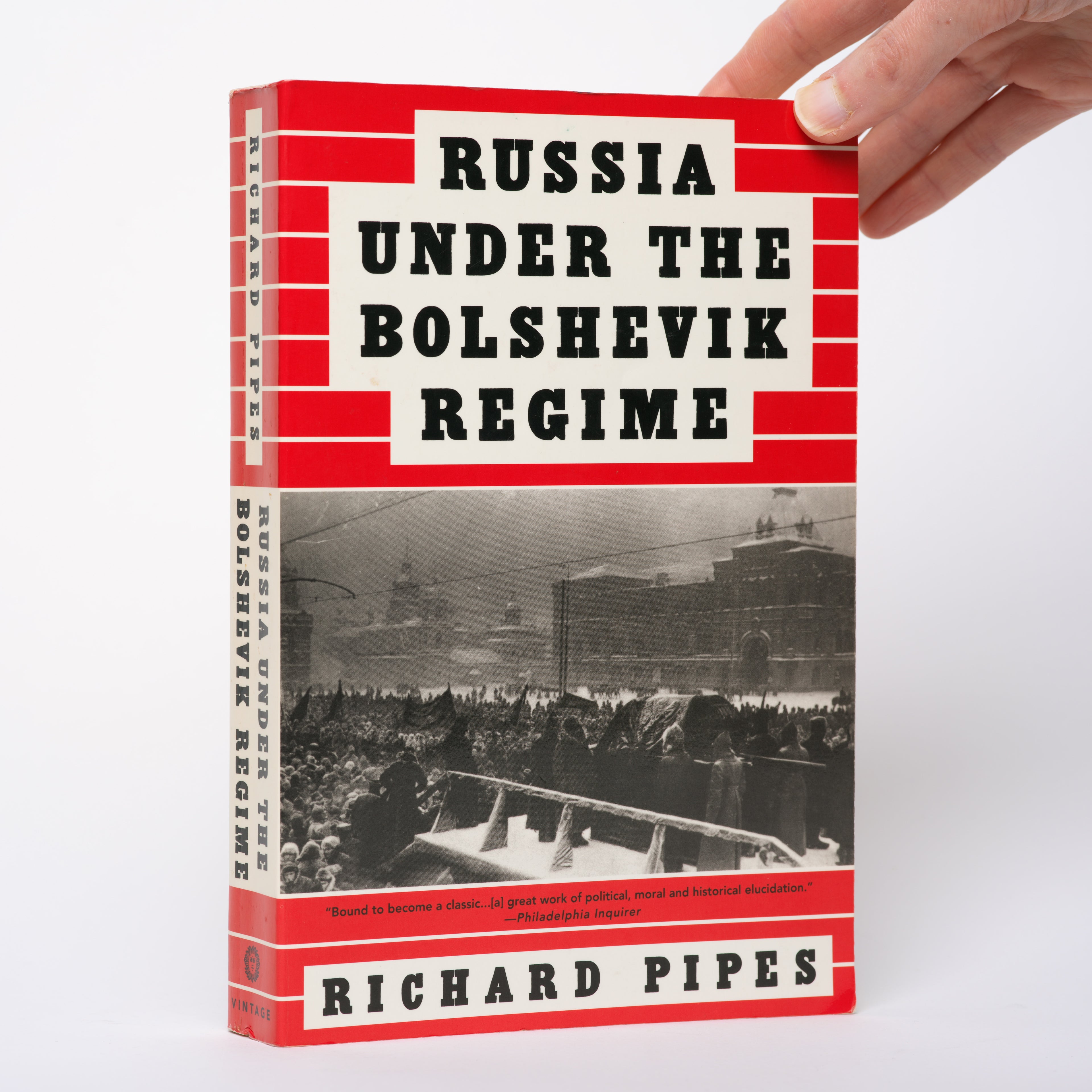 Russia Under the Bolshevik Regime - Pipes, Richard