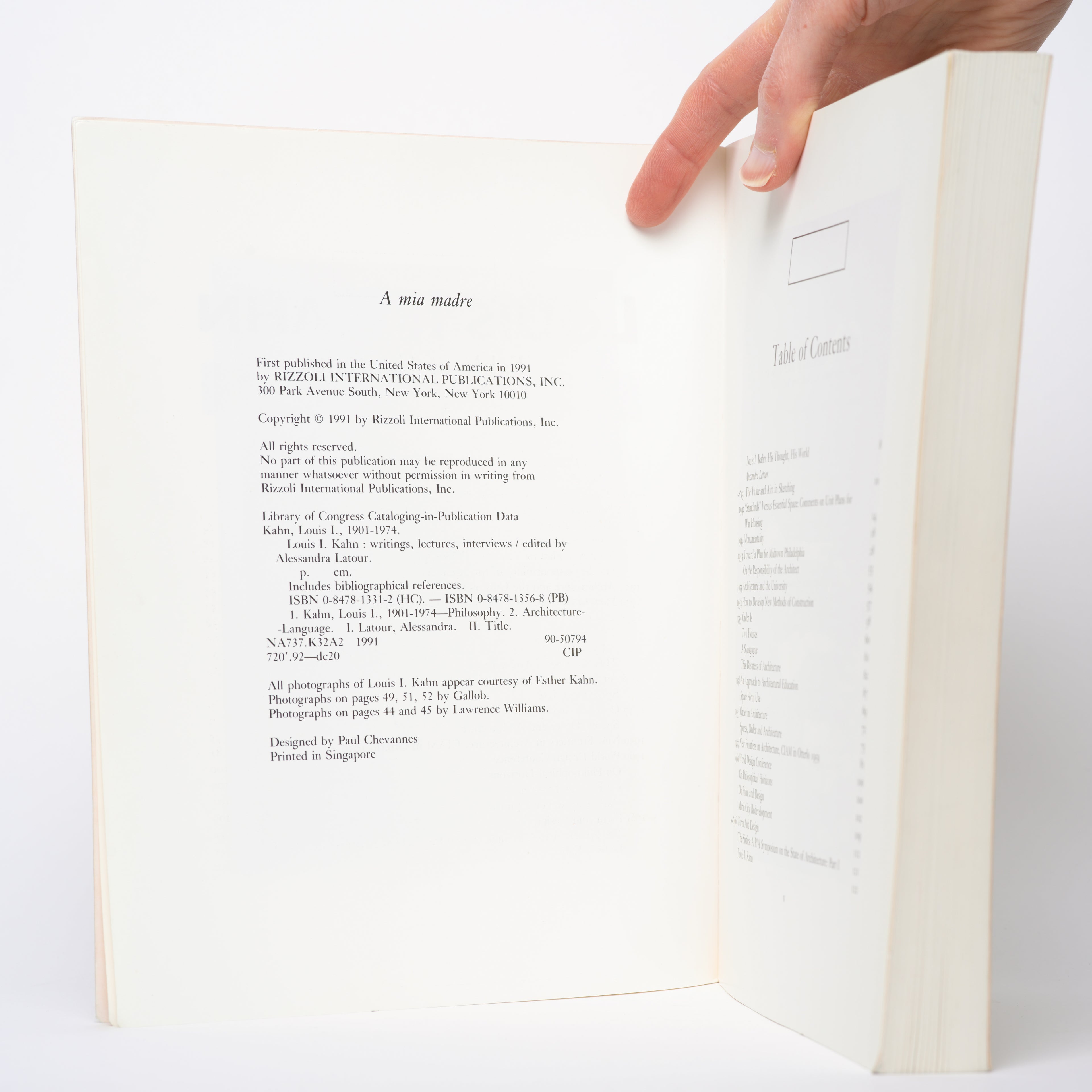 Louis I. Kahn: Writings, Lectures, Interviews - Kahn, Louis I; Latour, Alessandra (introduction, editor)