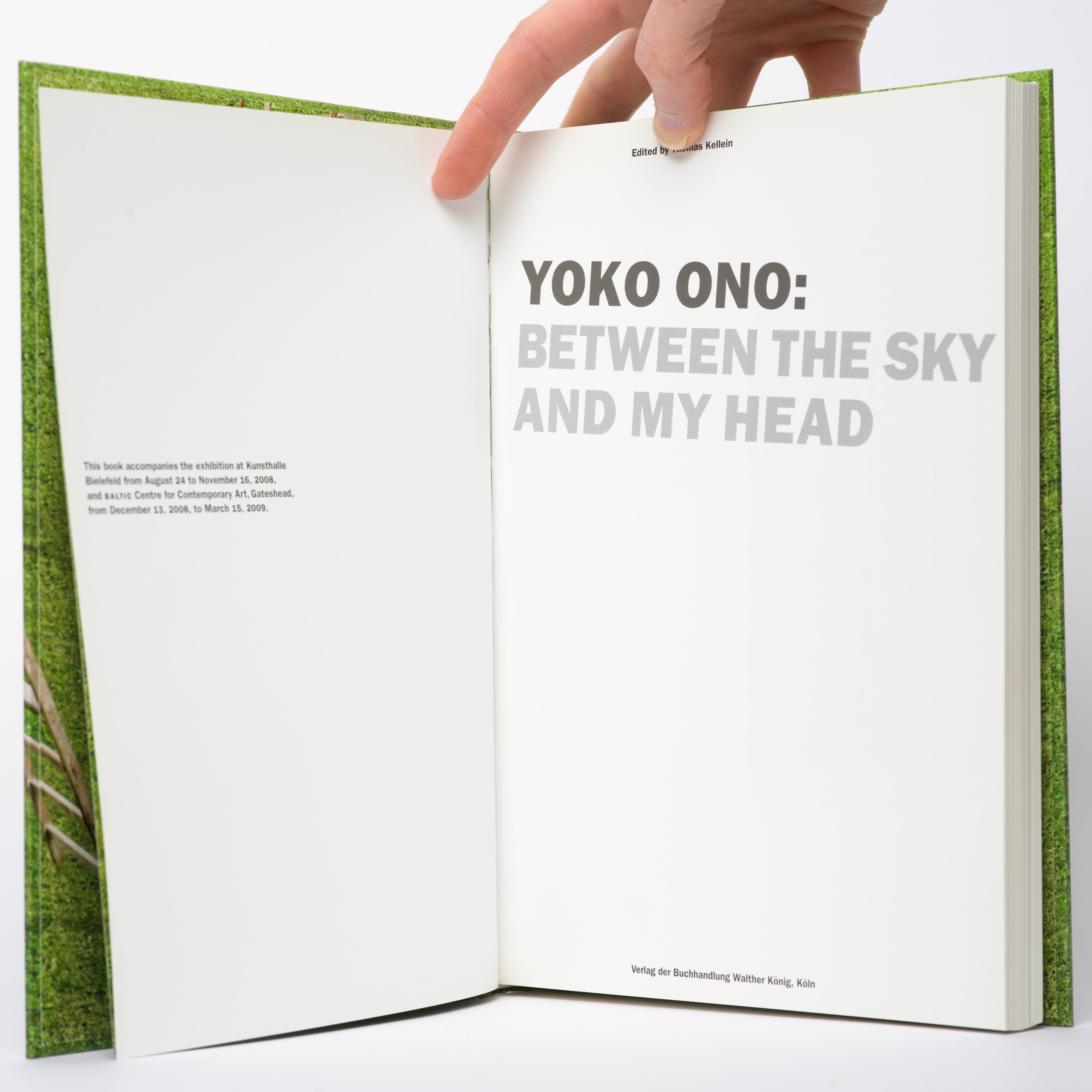 Yoko Ono: Between the Sky and My Head - Ono, Yoko; Kellein, Thomas (editor)