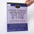 Overcoming Depression One Step at a Time: The New Behavioral Activation Approach to Getting Your Life Back (A New Harbinger Self-Help Workbook) - Addis, Michael; Martell PhD, Christopher