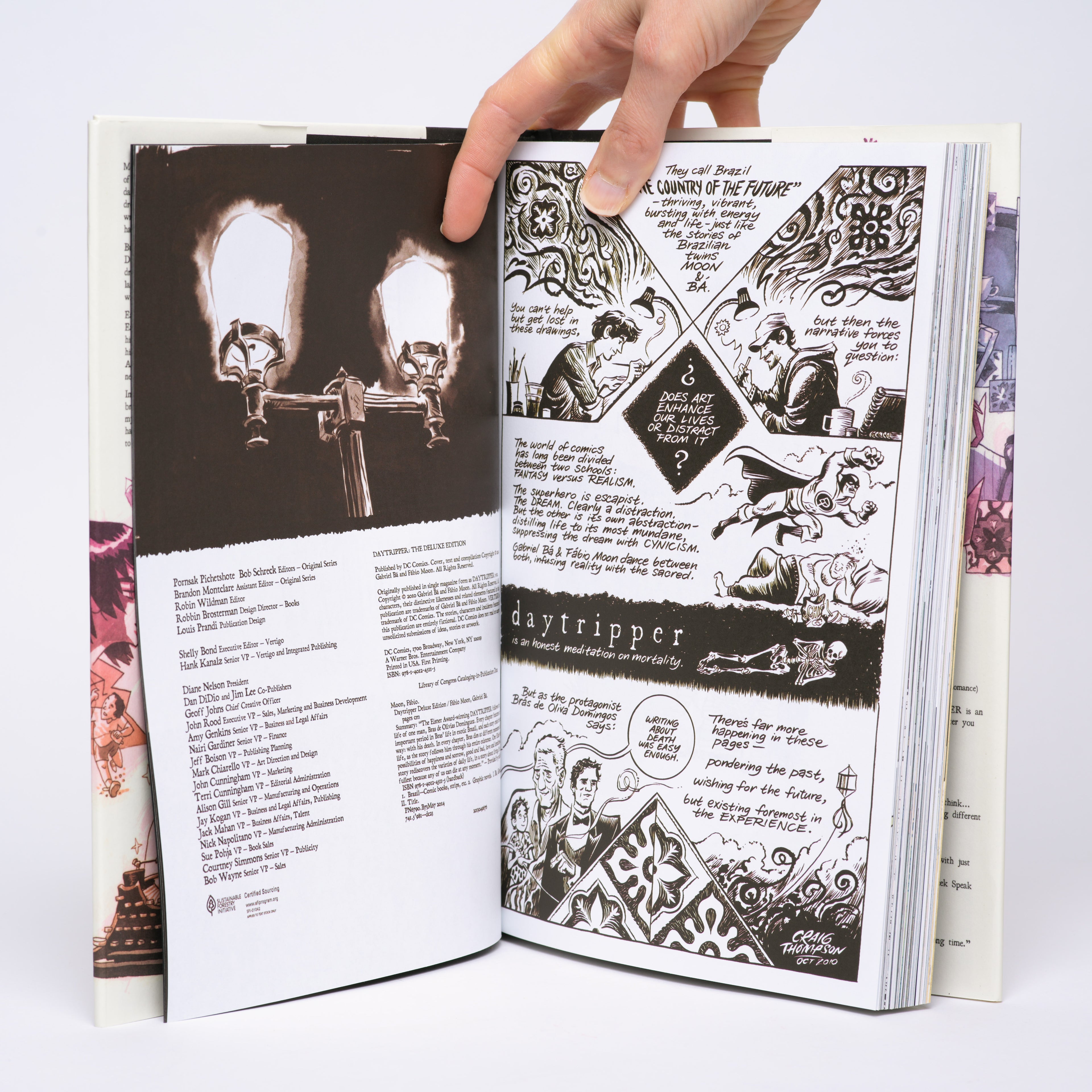 Daytripper: The Deluxe Edition - Moon, Fabio; Ba, Gabriel; Thompson, Craig (introduction)