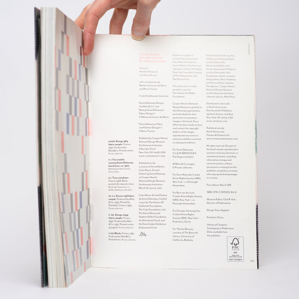 Color Moves: Art & Fashion by Sonia Delaunay - McQuaid, Matilda (editor); Brown, Susan (editor)