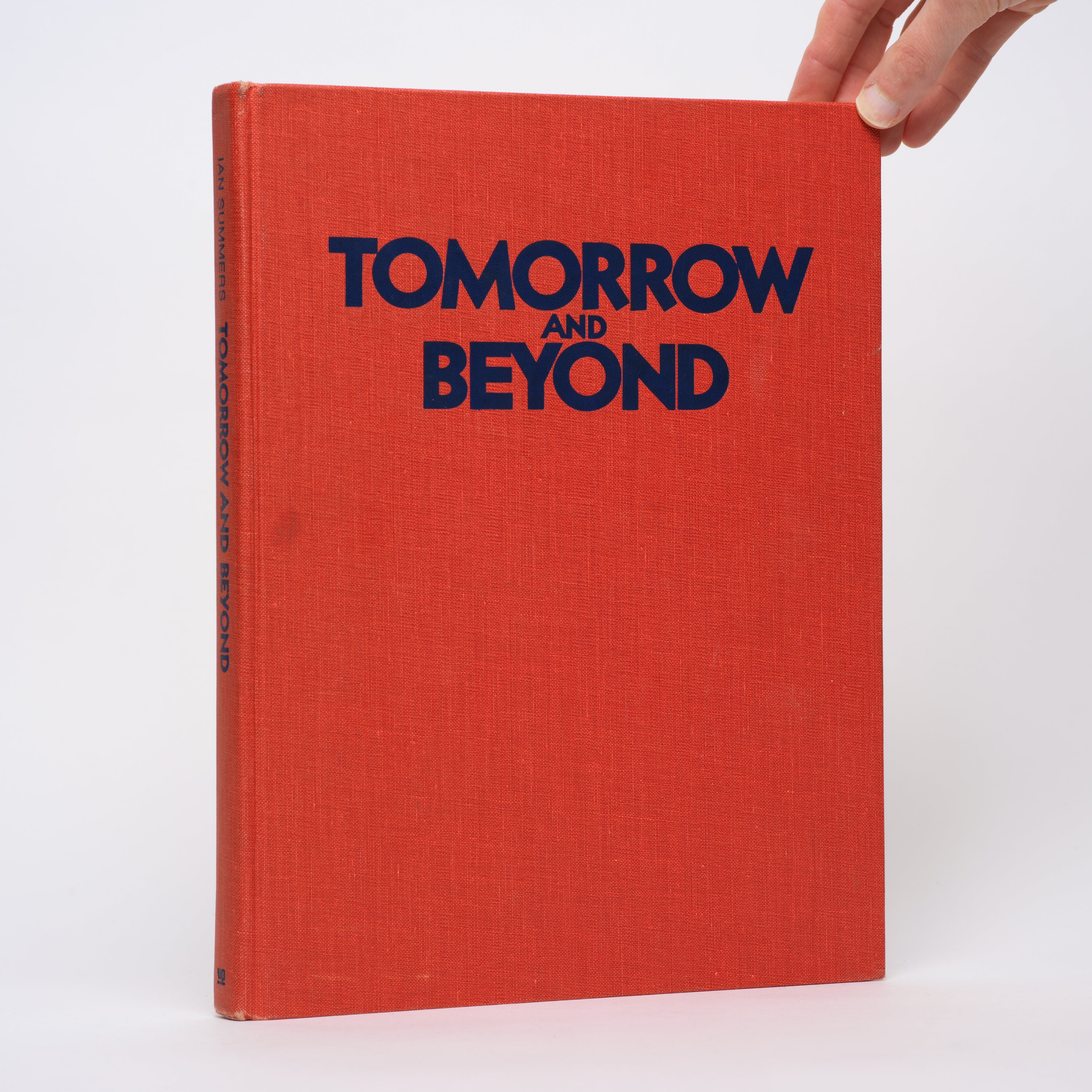 Tomorrow and Beyond: Masterpieces of Science Fiction Art - Summers, Ian (editor)