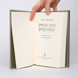 Pride and Prejudice (Modern Library Classics) + VHS Set - Austen, Jane; Quindlen, Anna (introduction)