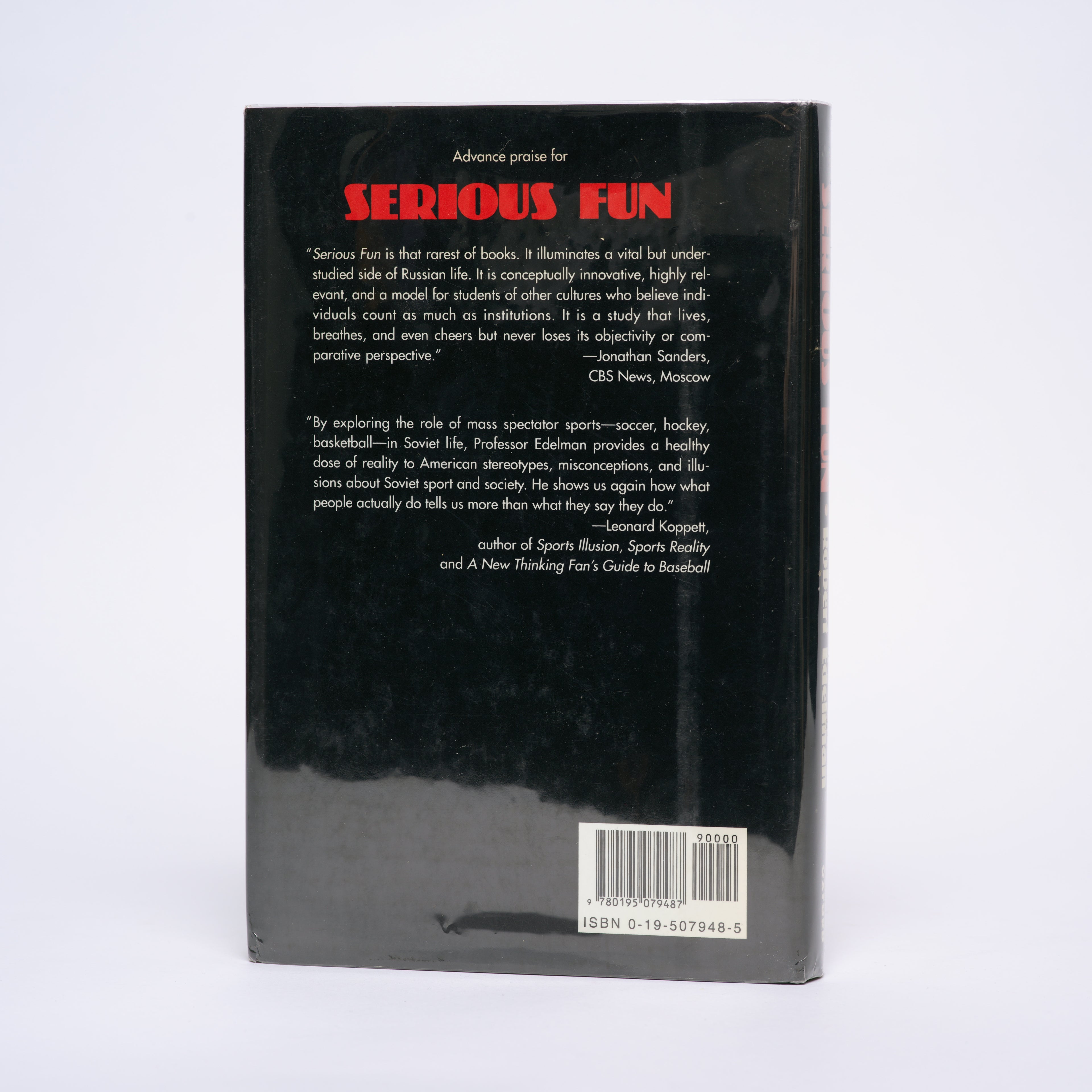 Serious Fun: A History of Spectator Sports in the U.S.S.R. - Edelman, Robert