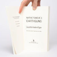 Earthsong (Native Tongue #3) - Elgin, Suzette Haden; Squier, Susan M. (afterword); Vedder Julie (afterword)