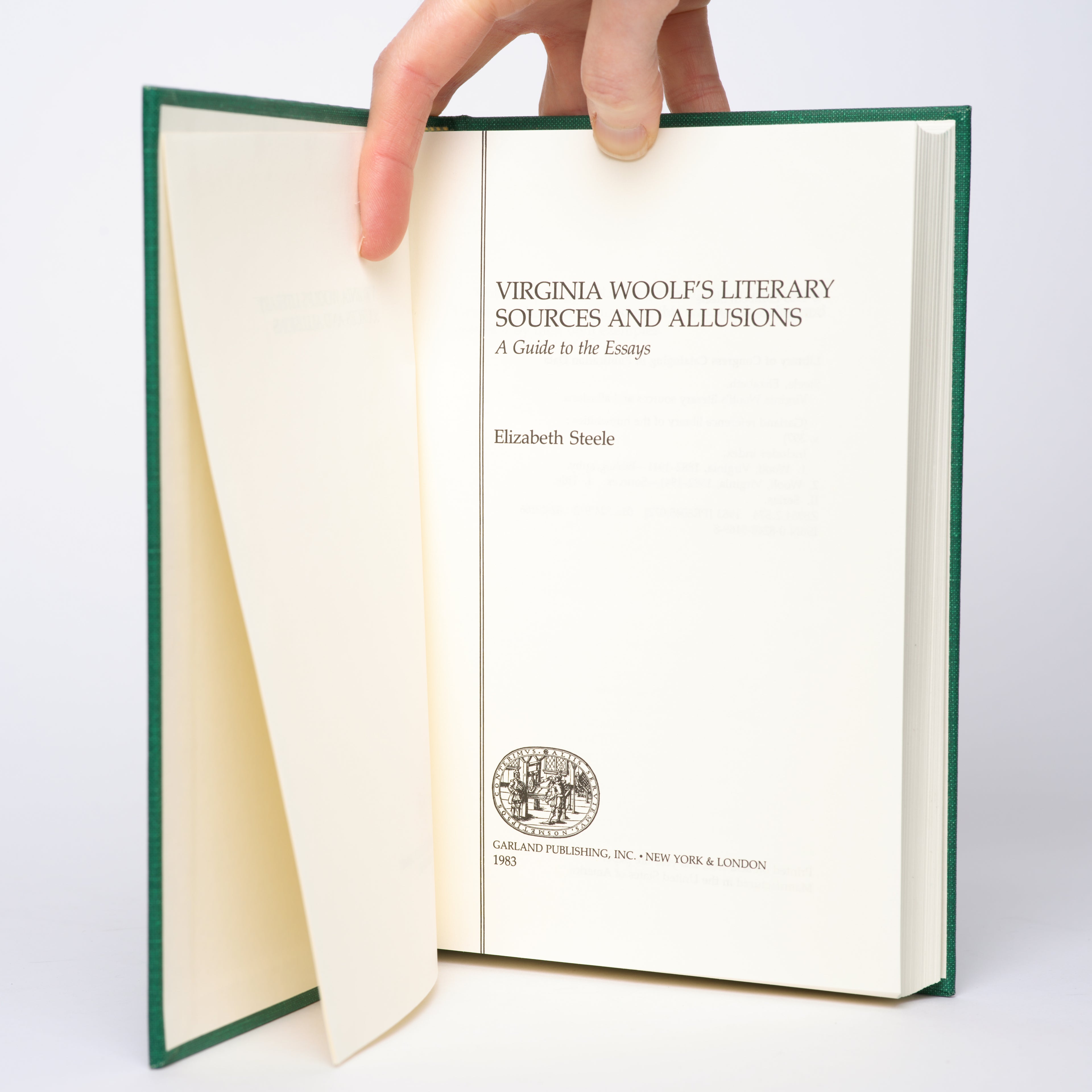 Virginia Woolf's Literary Sources and Allusions: A Guide to the Essays (Garland Reference Library of the Humanities) - Steele, Elizabeth