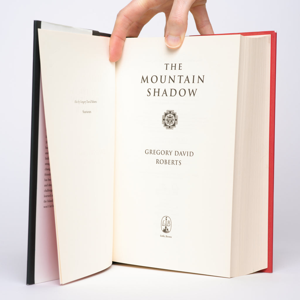 The Mountain Shadow - Roberts, Gregory David