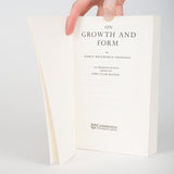 On Growth and Form - Thompson, D'Arcy Wentworth; Gould, Stephen Jay (foreword); Bonner, John Tyler (editor)