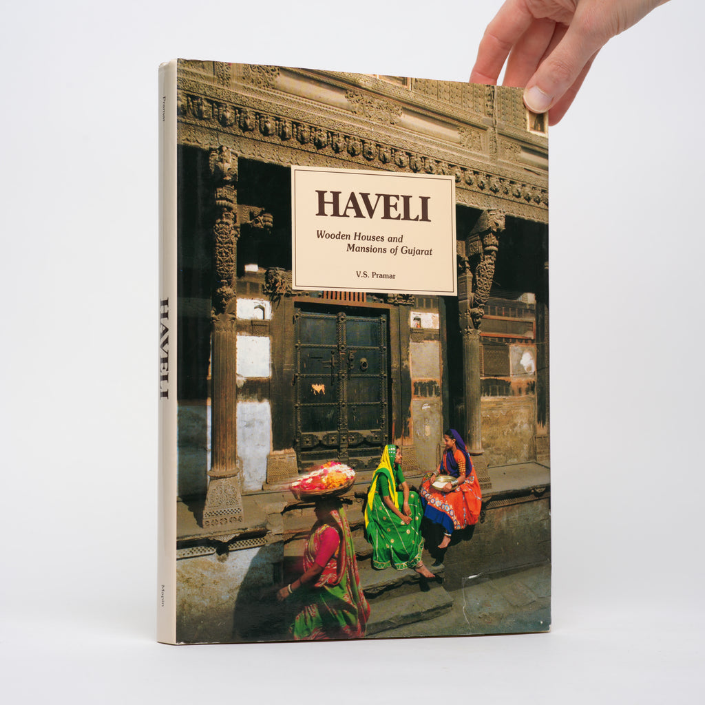 Haveli - Pramar, V. S. (text + photographs); Patel, Anand (photographs)