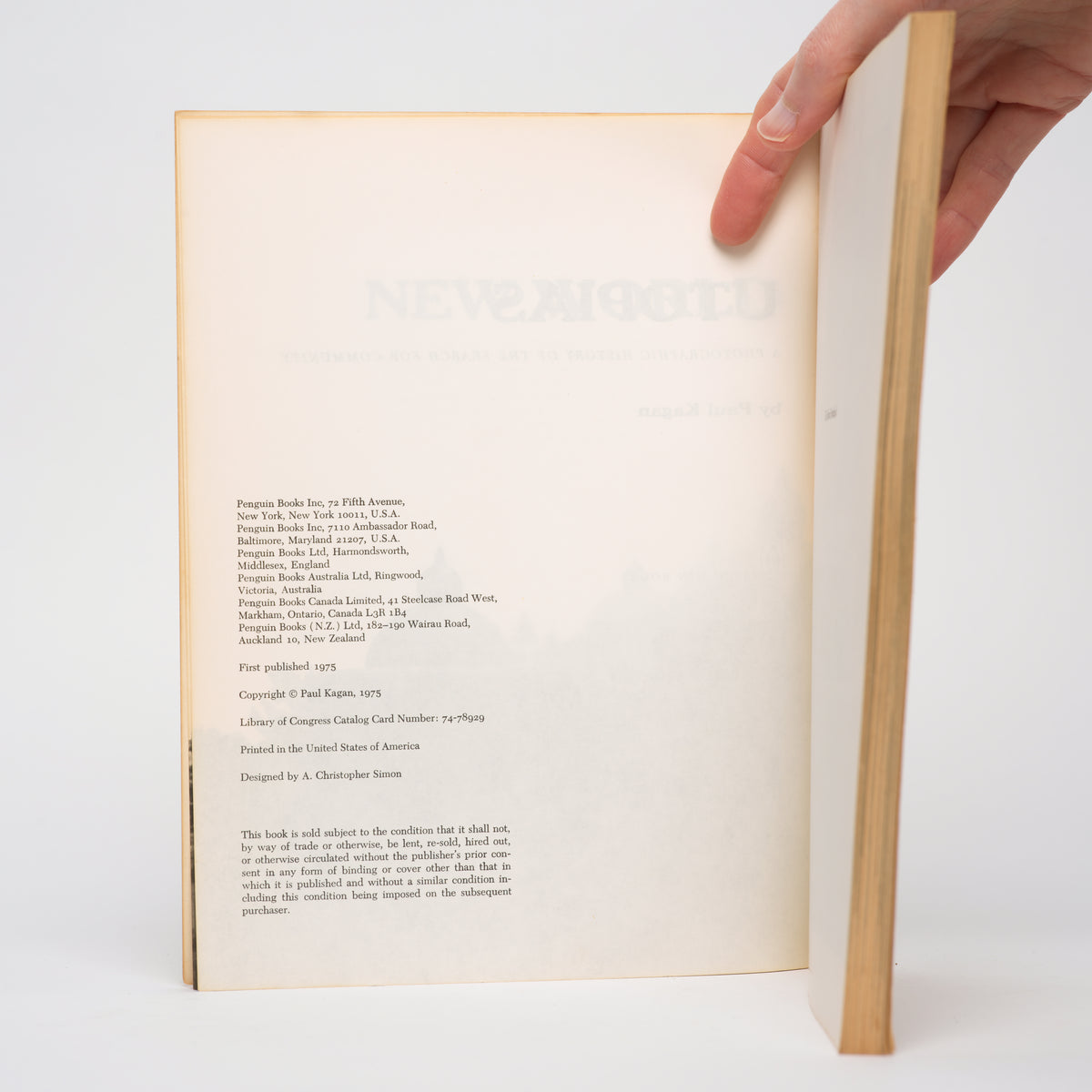 New World Utopias: A Photographic History of the Search for Community - Kagan, Paul