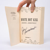 White Hot Kiss (The Dark Elements) [Signed] - Armentrout, Jennifer L.