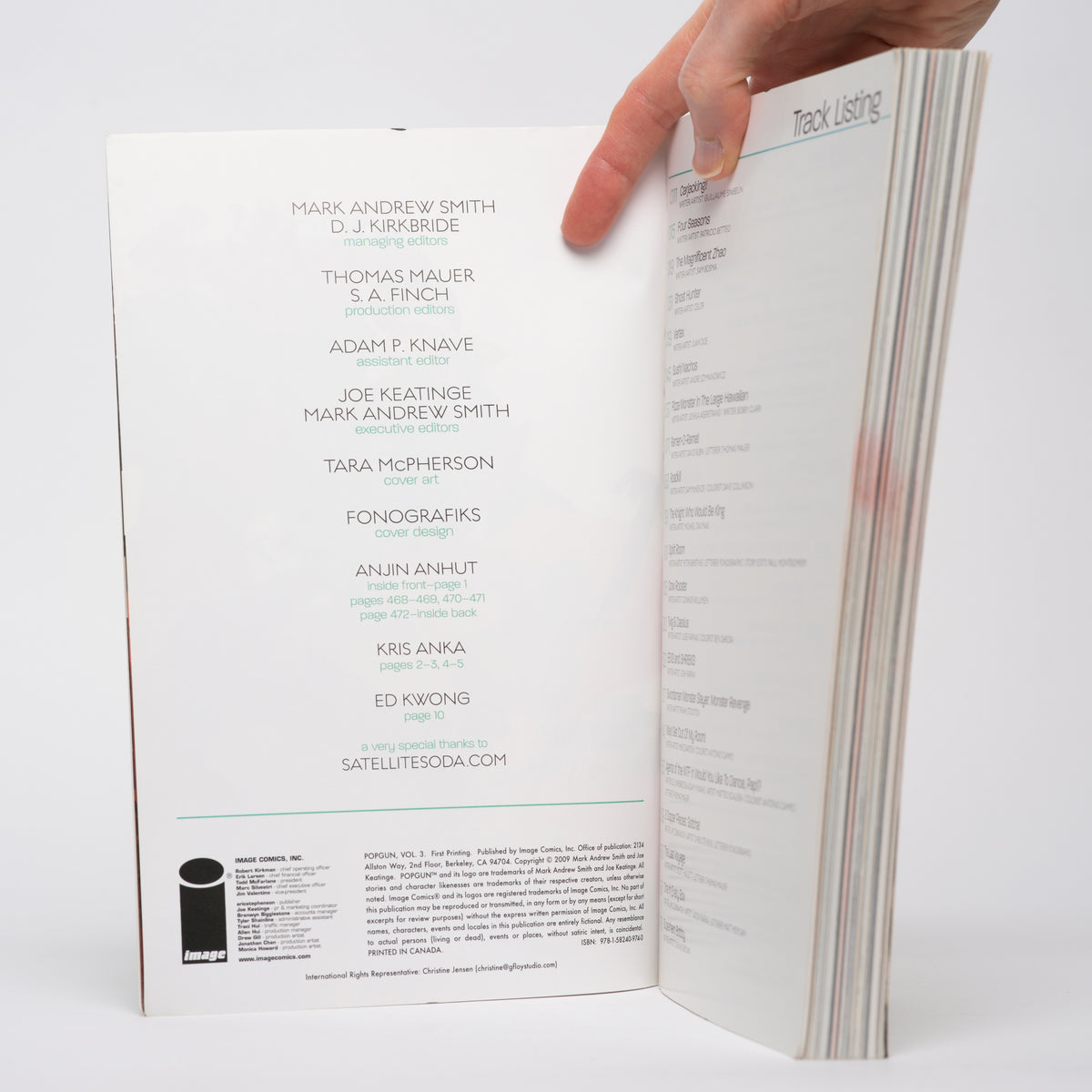 Popgun Volume Three - Smith, Mark Andrew (editor); Kirkbride, D. J. (editor)
