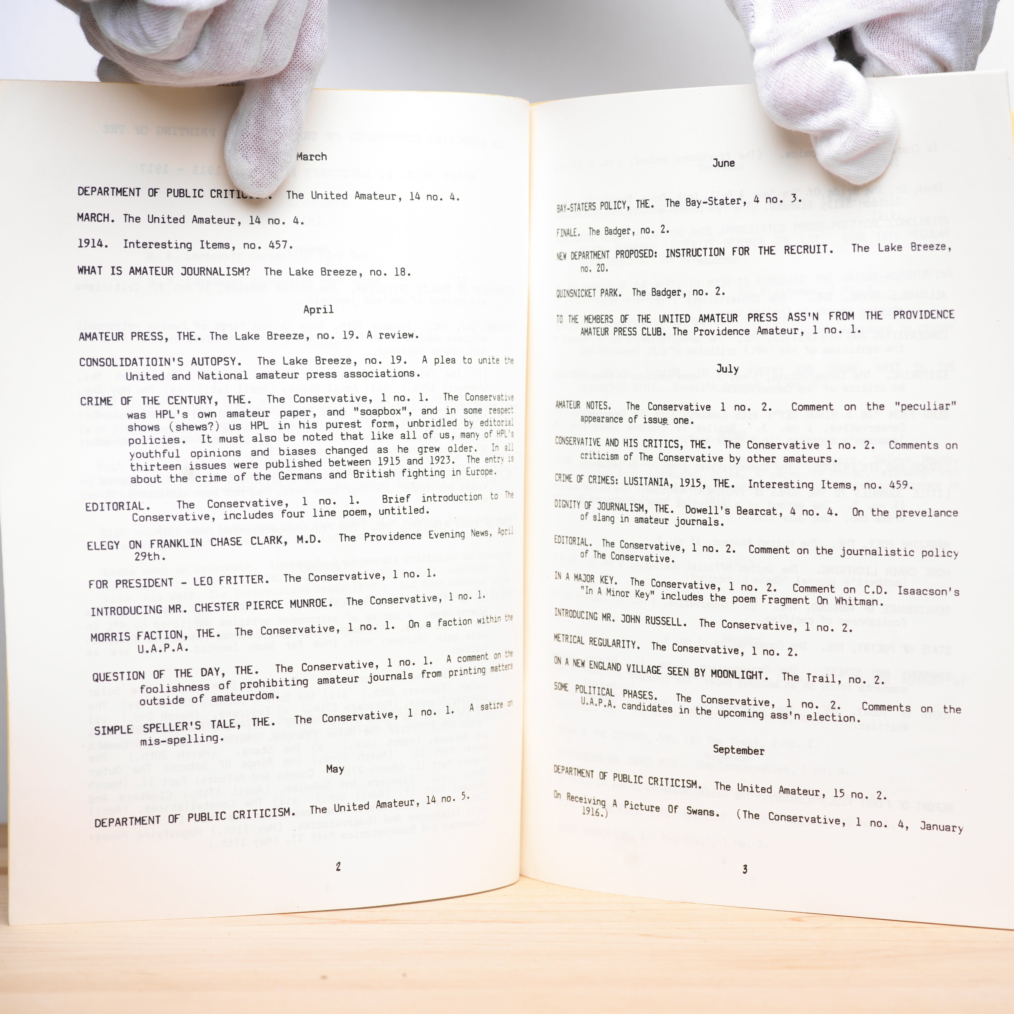 Les Bibliotheques Vol. 1 No. 2: An Annotated Chronology of the Writing and Printing of the Works of H.P. Lovecraft - Lovecraft, H.P.; Bell, Joseph (editor)