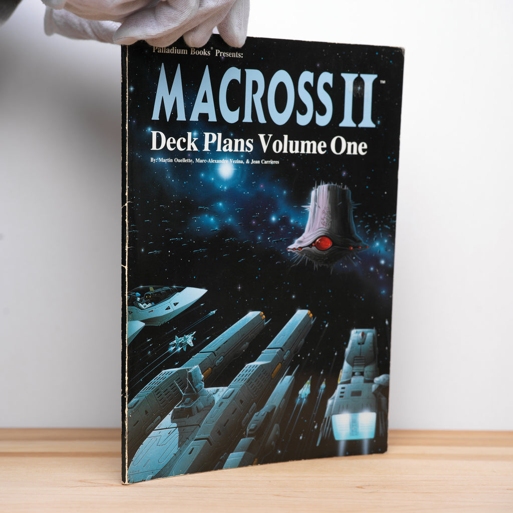 Macross II: Spacecraft and Deck Plans Volume One  Ouellette, Martin; Vezina, Marc-Alexandre; Carrieres, Jean; Pelletier, Claude J.