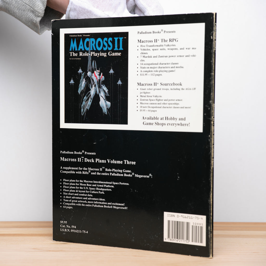 Ouellette, Martin; Vezina, Marc-Alexandre; Carrieres, Jean; Pelletier, Claude J. - Macross II: Spacecraft and Deck Plans Volume 3
