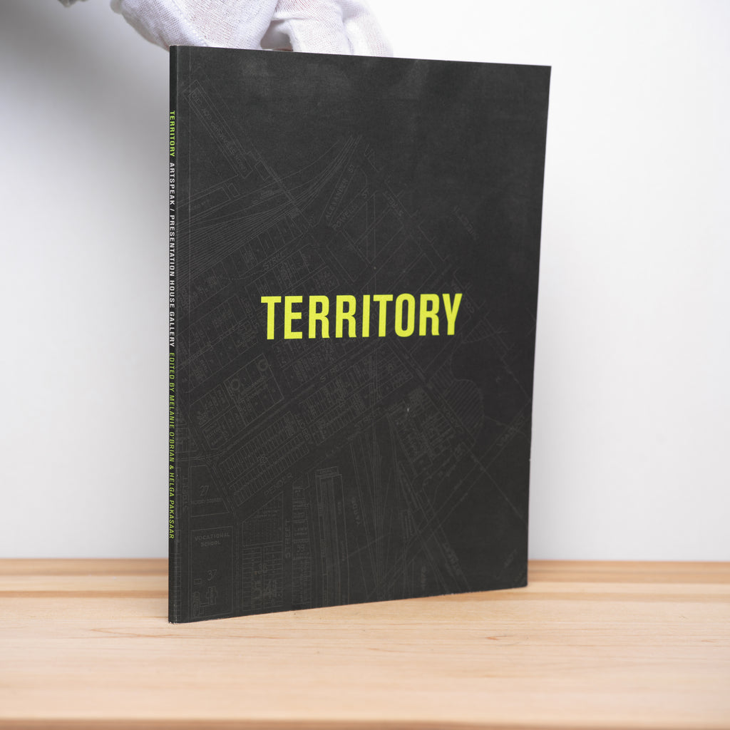 Territory - O'Brian, Melanie; Pakasaar, Helga (editors)