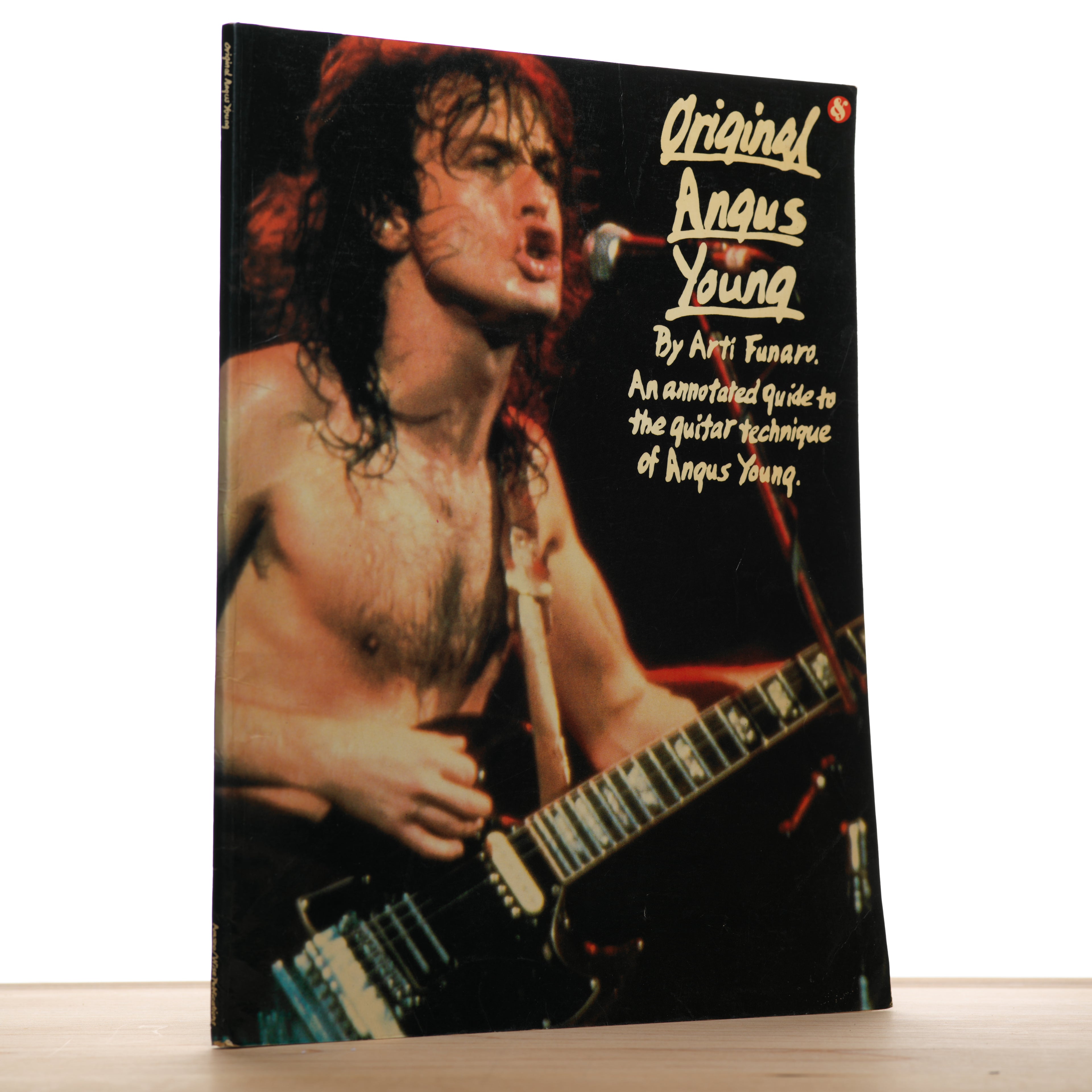Original Angus Young: An Annotated Guide to the Guitar Technique of Angus Young - Funaro, Arti