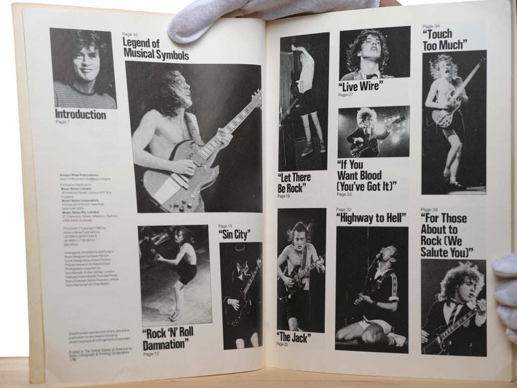 Original Angus Young: An Annotated Guide to the Guitar Technique of Angus Young - Funaro, Arti