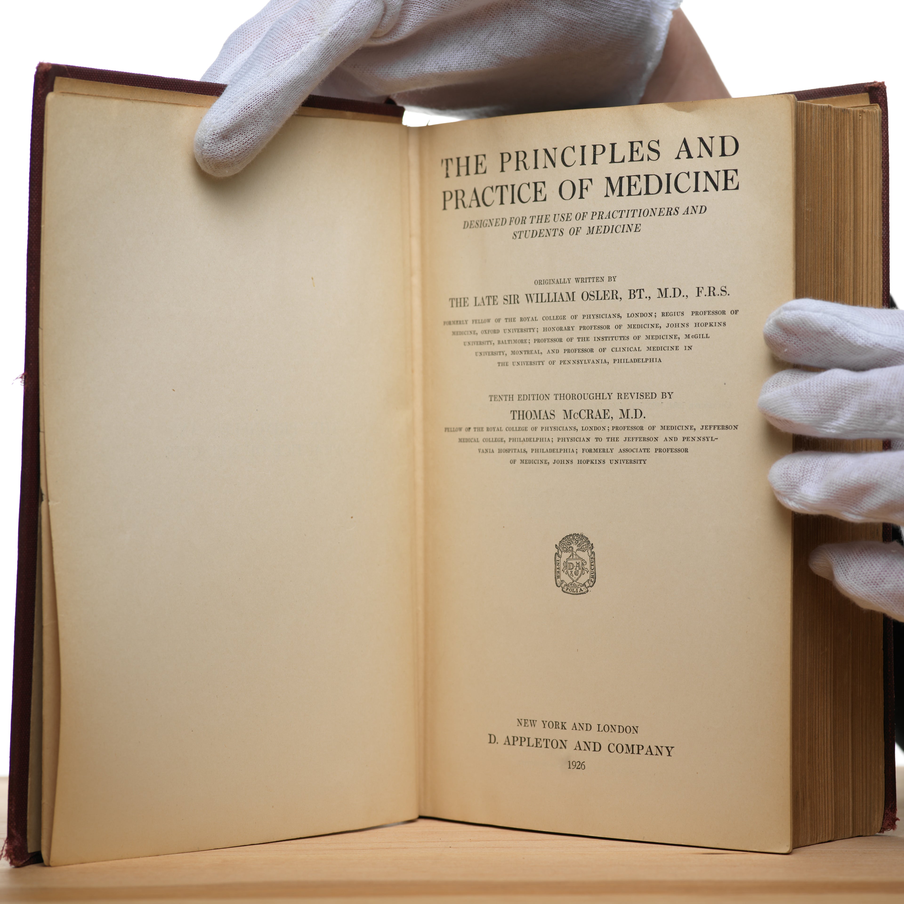 Osler, Sir William; McCrae, Thomas - The Principles and Practice of Medicine: Tenth Edition